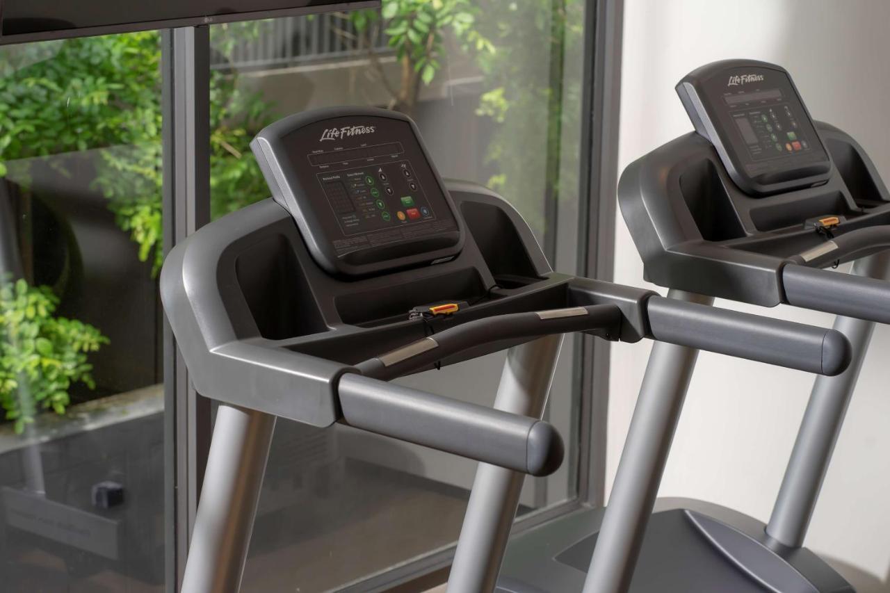 Bayphere Hotel Pattaya Jc Na Chom Thian Ngoại thất bức ảnh Life Fitness 95C treadmill