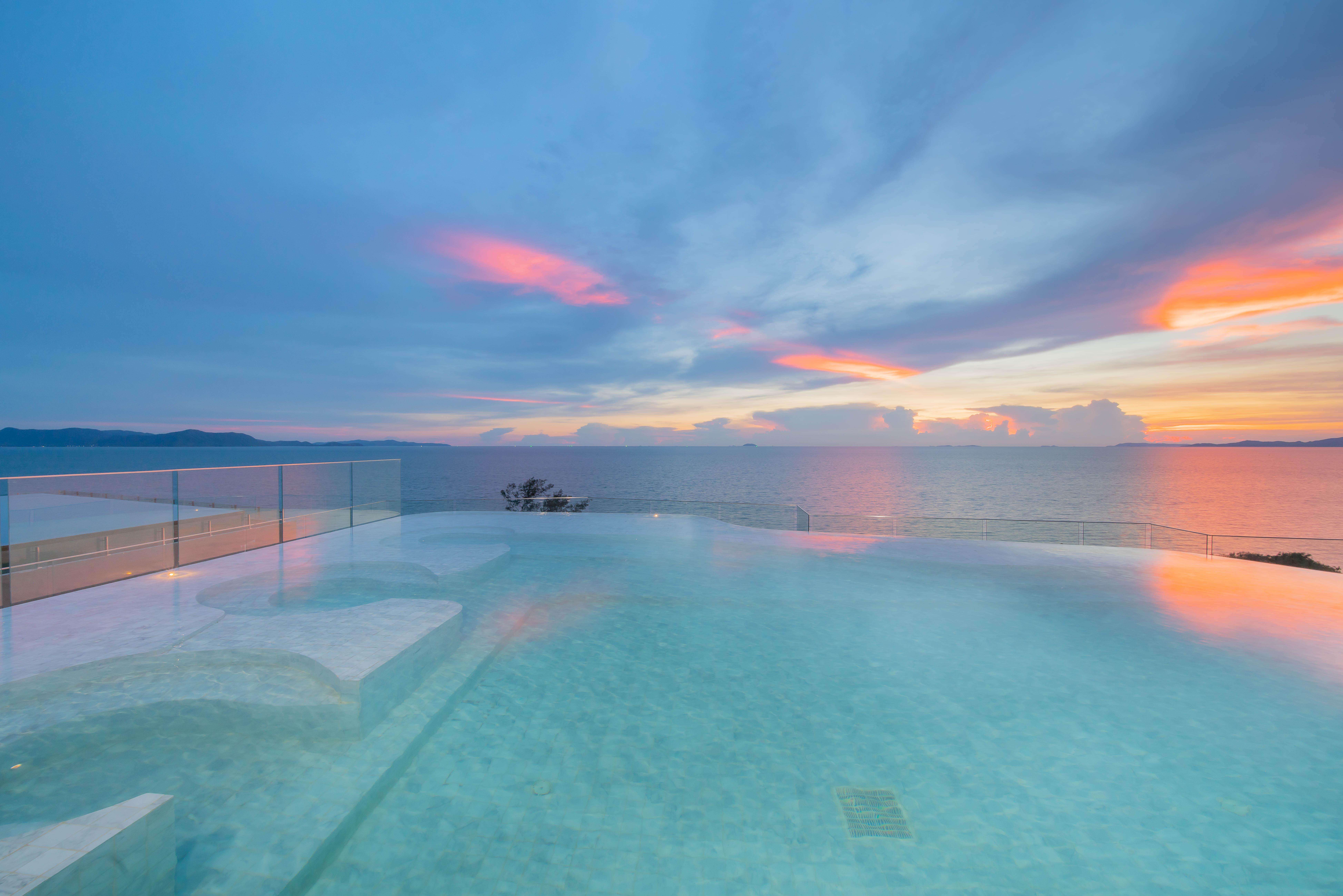 Bayphere Hotel Pattaya Jc Na Chom Thian Ngoại thất bức ảnh Sunset at the rooftop pool
