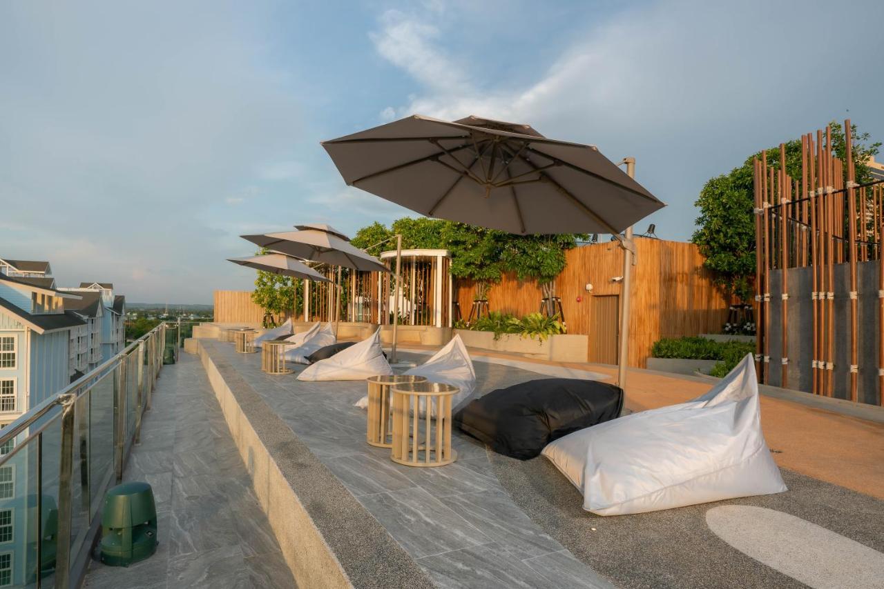 Bayphere Hotel Pattaya Jc Na Chom Thian Ngoại thất bức ảnh Rooftop bar