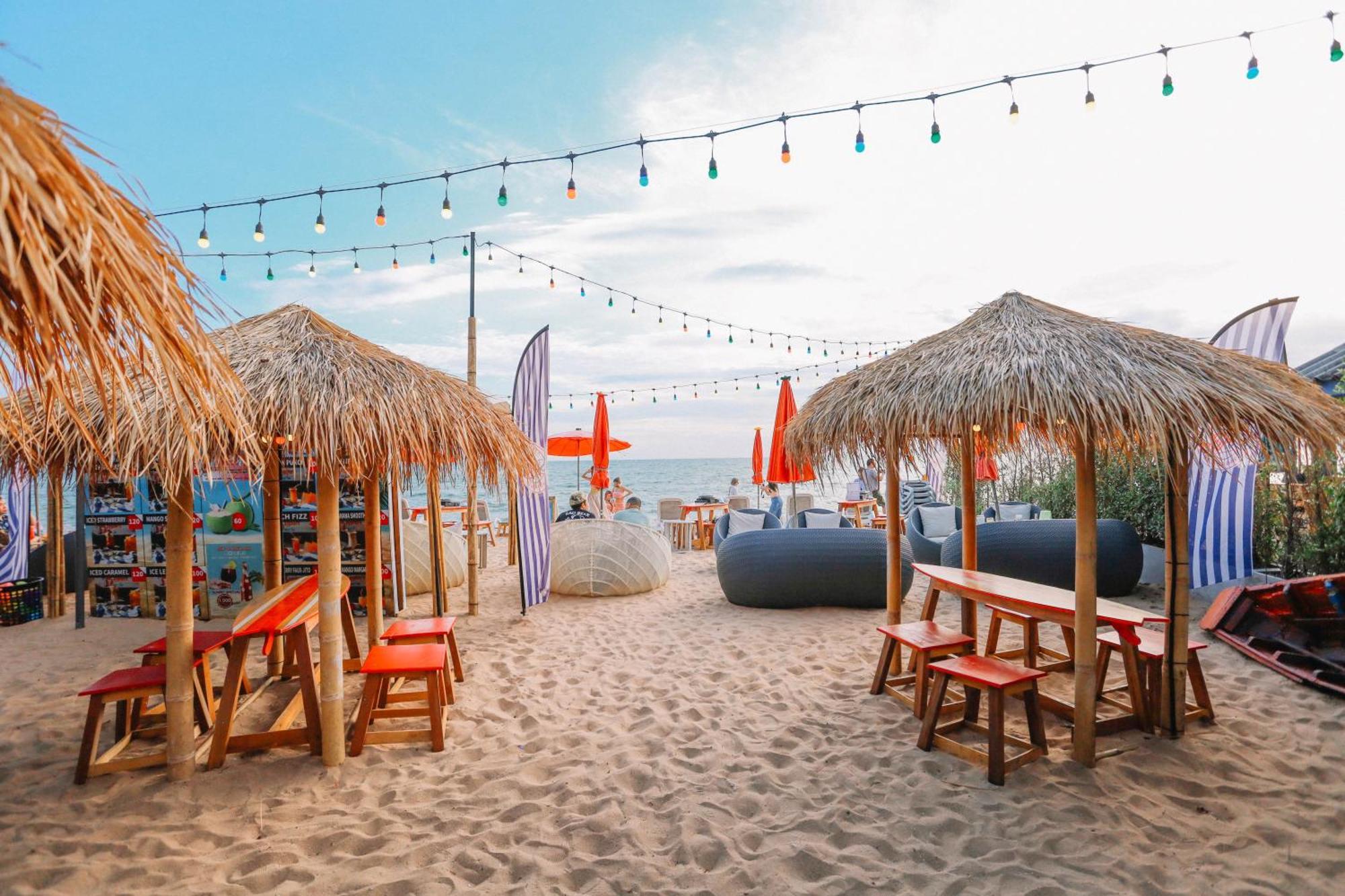 Bayphere Hotel Pattaya Jc Na Chom Thian Ngoại thất bức ảnh Beach bar in Varvarovski, Ohrid